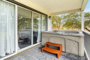 Private Hot Tub and Golf Course Views Lakeway Gem